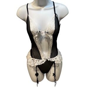 Mapale French Maid Bodysuit Lingerie Lace Garter Belt Black White Size S/M NWT